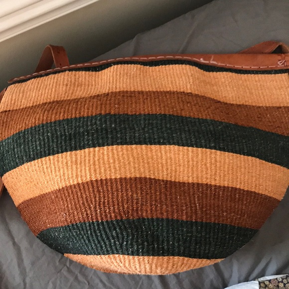Large vintage woven tote - Picture 6 of 8